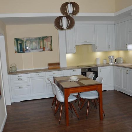 M2-Apartment سزومباثيلي المظهر الخارجي الصورة